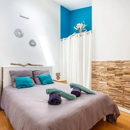 Cosy For 6/8p Location In Old Apartment *