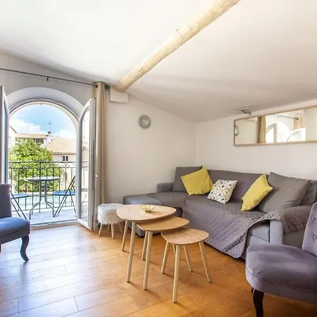 Cosy For 6/8p Location In Old Apartment