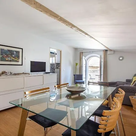 Apartment Cosy For 6/8p Location In Old Antibes