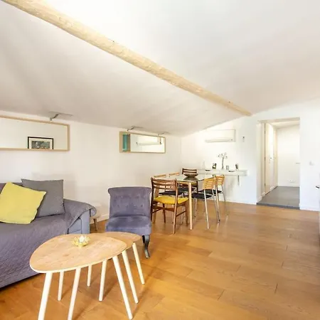 Cosy For 6/8p Location In Old Antibes