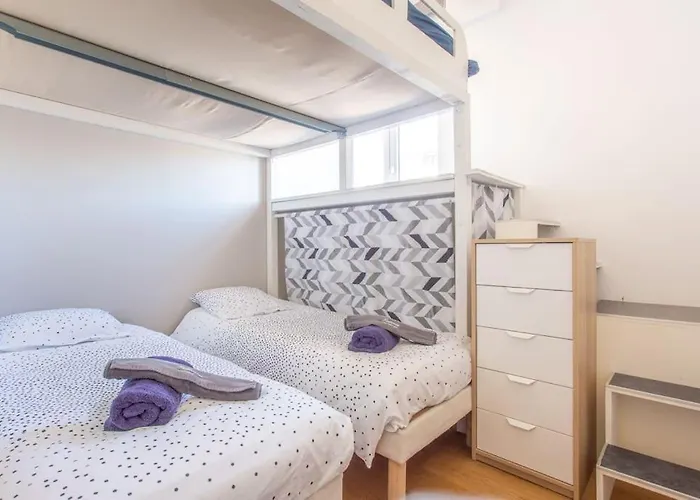 Apartment Cosy For 6/8p Location In Old Antibes