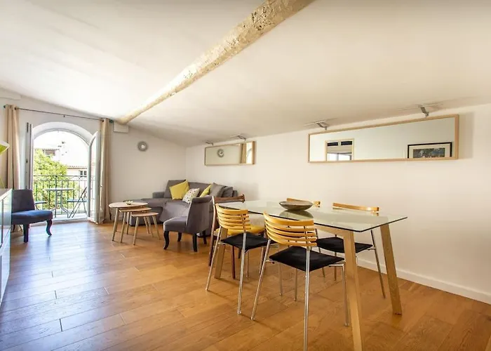 Cosy For 6/8p Location In Old Apartment