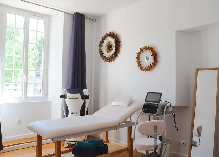 Cosy For 6/8p Location In Old Antibes